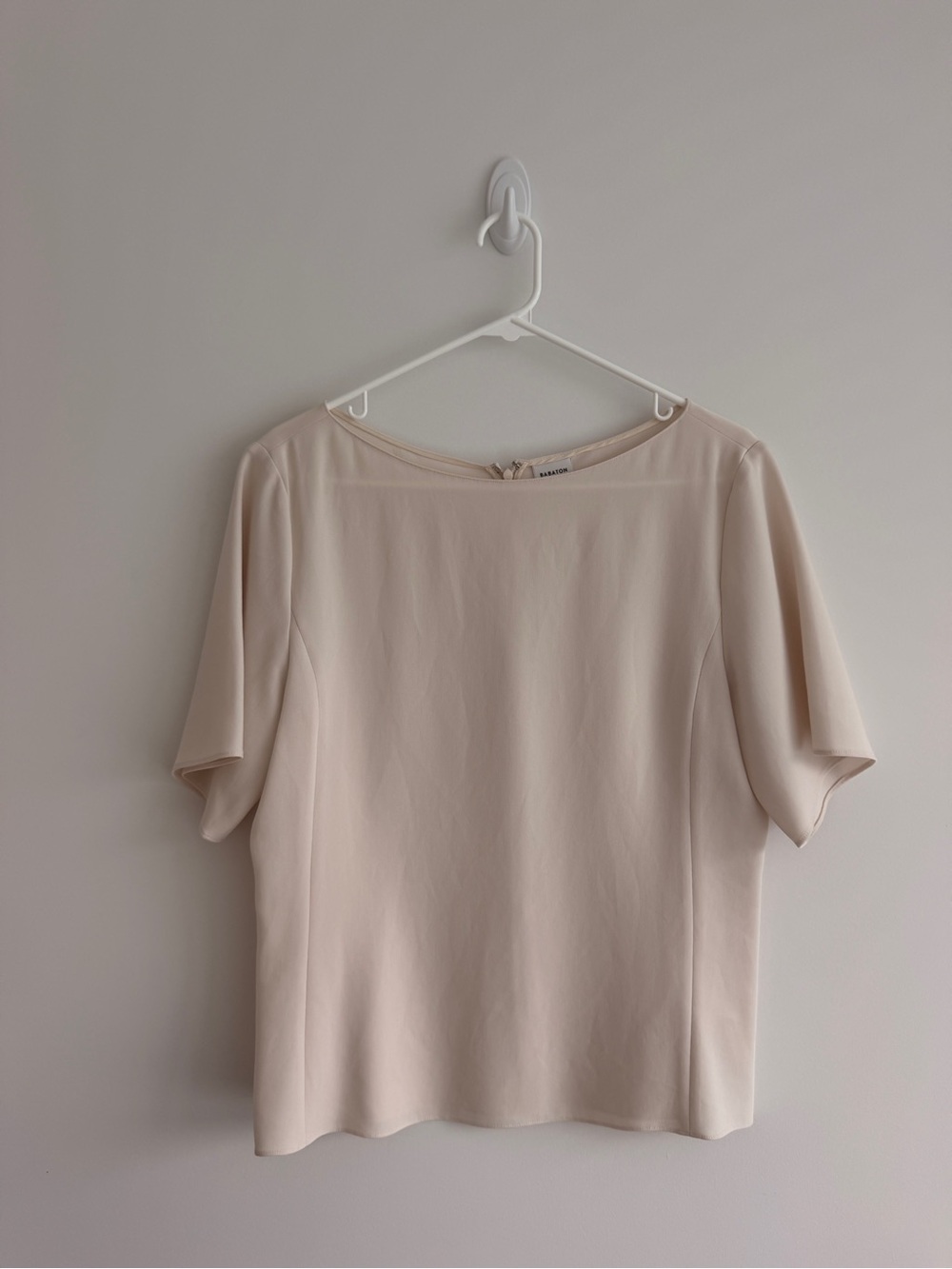 Aritzia Babaton Cream Short-Sleeve Boatneck Top
